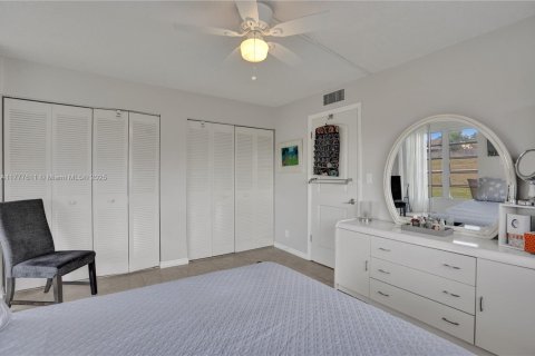 Condo in Sunrise, Florida, 1 bedroom  № 1868362 - photo 17