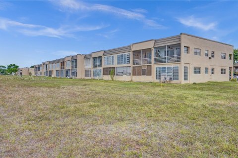 Condo in Sunrise, Florida, 1 bedroom  № 1868362 - photo 20
