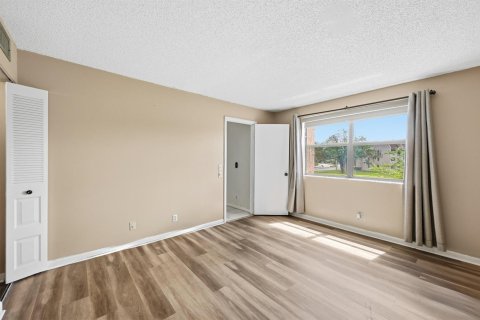 Condo in Sunrise, Florida, 2 bedrooms № 2193291 - photo 28