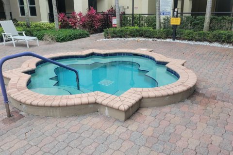Condo in Boynton Beach, Florida, 2 bedrooms  № 1180560 - photo 1