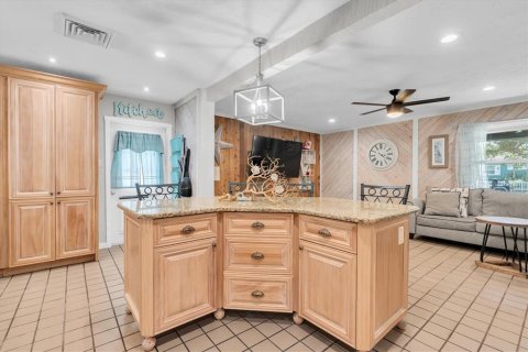 Casa en venta en Saint Petersburg, Florida, 4 dormitorios, 198.63 m2 № 1902453 - foto 10