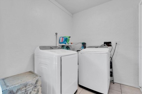 Casa en venta en Saint Petersburg, Florida, 4 dormitorios, 198.63 m2 № 1902453 - foto 30