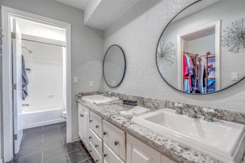 Casa en venta en Saint Petersburg, Florida, 4 dormitorios, 198.63 m2 № 1902453 - foto 22
