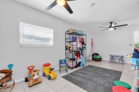 House in Saint Petersburg, Florida 4 bedrooms, 198.63 sq.m. № 1902453 - photo 17