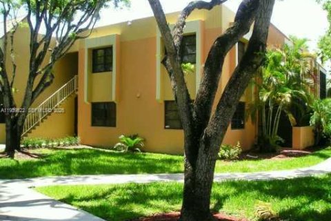 Condo in Miami, Florida, 2 bedrooms  № 2052918