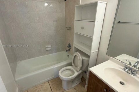 Appartement à louer à Lauderdale Lakes, Floride: 2 chambres, 69.68 m2 № 1997258 - photo 8