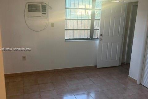 Casa en venta en Hialeah, Florida, 4 dormitorios, 202.71 m2 № 2428205 - foto 9