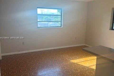 Casa en venta en Hialeah, Florida, 4 dormitorios, 202.71 m2 № 2428205 - foto 7