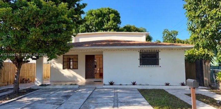 Casa en Hialeah, Florida 4 dormitorios, 202.71 m2 № 2428205