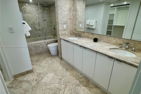 Купить кондоминиум в Ки-Бискейн, Флорида 2 спальни, 130.9м2, № 1965745 - фото 28