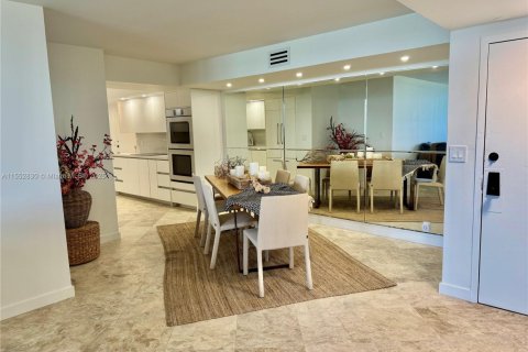 Купить кондоминиум в Ки-Бискейн, Флорида 2 спальни, 130.9м2, № 1965745 - фото 7