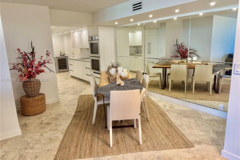 Купить кондоминиум в Ки-Бискейн, Флорида 2 спальни, 130.9м2, № 1965745 - фото 6