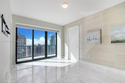 Condo in Miami, Florida, 2 bedrooms  № 1978996 - photo 11