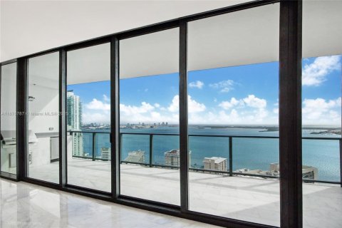 Condo in Miami, Florida, 2 bedrooms  № 1978996 - photo 3