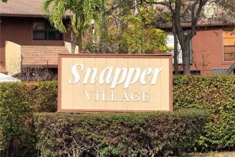 Condo à Miami, Floride, 3 chambres  № 2041491