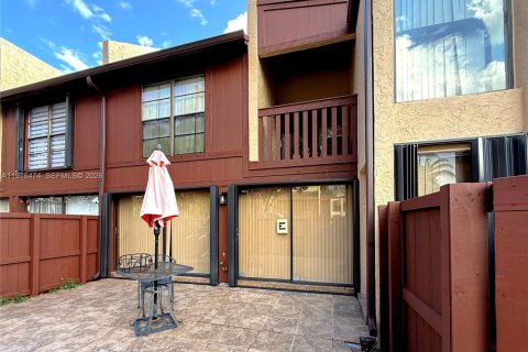 Copropriété à vendre à Miami, Floride: 3 chambres, 136.57 m2 № 2041491 - photo 4