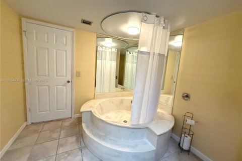 Copropriété à vendre à Miami, Floride: 3 chambres, 136.57 m2 № 2041491 - photo 28