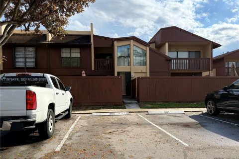 Copropriété à vendre à Miami, Floride: 3 chambres, 136.57 m2 № 2041491 - photo 2