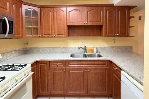 Copropriété à vendre à Miami, Floride: 3 chambres, 136.57 m2 № 2041491 - photo 18