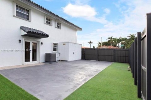 Снять в аренду виллу или дом в Майами, Флорида 4 спальни, 193.24м2, № 1989005 - фото 8