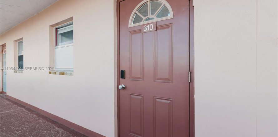 Condominio en Sunrise, Florida, 1 dormitorio  № 2021857