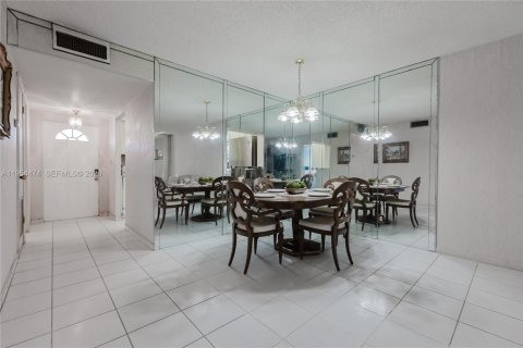 Condominio en venta en Sunrise, Florida, 1 dormitorio, 79.9 m2 № 2021857 - foto 4