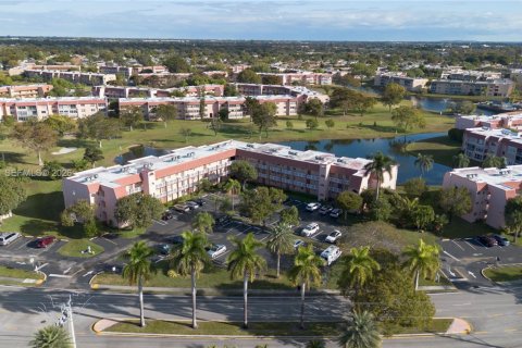 Condominio en venta en Sunrise, Florida, 1 dormitorio, 79.9 m2 № 2021857 - foto 21