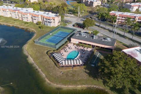 Condominio en venta en Sunrise, Florida, 1 dormitorio, 79.9 m2 № 2021857 - foto 22