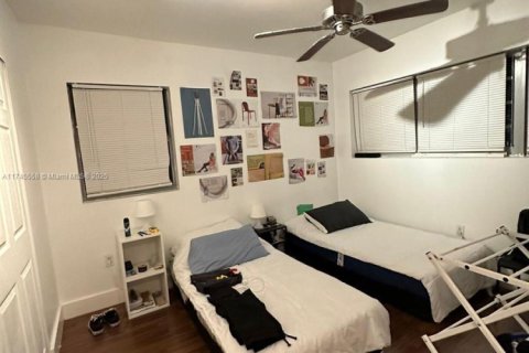 Immobilier commercial à vendre à Miami Beach, Floride: 395.21 m2 № 1961521 - photo 12