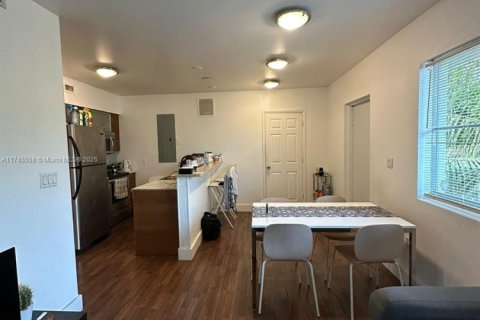 Immobilier commercial à vendre à Miami Beach, Floride: 395.21 m2 № 1961521 - photo 8