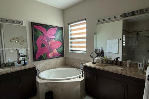 Villa ou maison à vendre à Port St. Lucie, Floride: 3 chambres, 291.99 m2 № 2064193 - photo 18