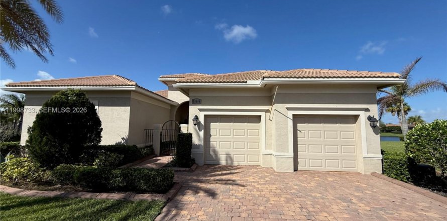 Villa ou maison à Port St. Lucie, Floride 3 chambres, 291.99 m2 № 2064193