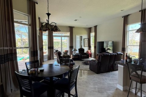 Villa ou maison à vendre à Port St. Lucie, Floride: 3 chambres, 291.99 m2 № 2064193 - photo 10