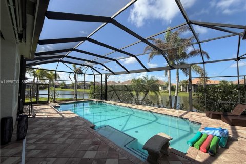Villa ou maison à vendre à Port St. Lucie, Floride: 3 chambres, 291.99 m2 № 2064193 - photo 14
