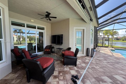 Villa ou maison à vendre à Port St. Lucie, Floride: 3 chambres, 291.99 m2 № 2064193 - photo 13