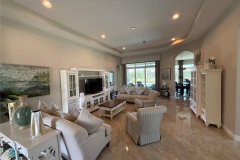 Villa ou maison à vendre à Port St. Lucie, Floride: 3 chambres, 291.99 m2 № 2064193 - photo 4