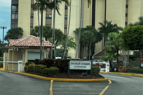 Condominio en venta en Lauderhill, Florida, 3 dormitorios, 183.2 m2 № 1697044 - foto 9