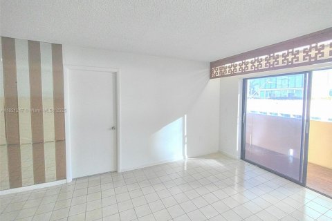 Condominio en venta en Miami Beach, Florida, 2 dormitorios, 91.23 m2 № 1786513 - foto 15