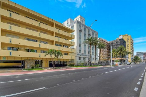 Condominio en venta en Miami Beach, Florida, 2 dormitorios, 91.23 m2 № 1786513 - foto 23