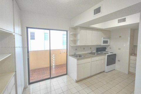 Condominio en venta en Miami Beach, Florida, 2 dormitorios, 91.23 m2 № 1786513 - foto 8