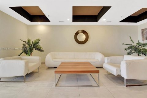 Condominio en venta en Miami Beach, Florida, 2 dormitorios, 91.23 m2 № 1786513 - foto 4