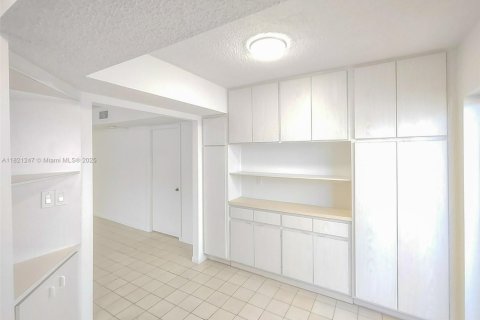 Condominio en venta en Miami Beach, Florida, 2 dormitorios, 91.23 m2 № 1786513 - foto 5