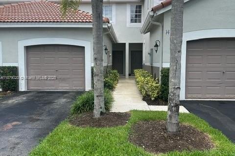 Townhouse in Weston, Florida 2 bedrooms, 105.07 sq.m. № 1896223 - photo 2