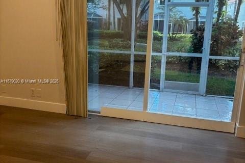 Townhouse in Weston, Florida 2 bedrooms, 105.07 sq.m. № 1896223 - photo 8