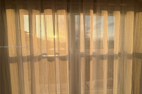 House in Port St. Lucie, Florida 3 bedrooms, 149.94 sq.m. № 2003192 - photo 25