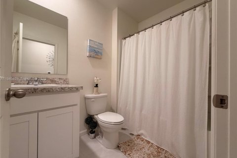 House in Port St. Lucie, Florida 3 bedrooms, 149.94 sq.m. № 2003192 - photo 27