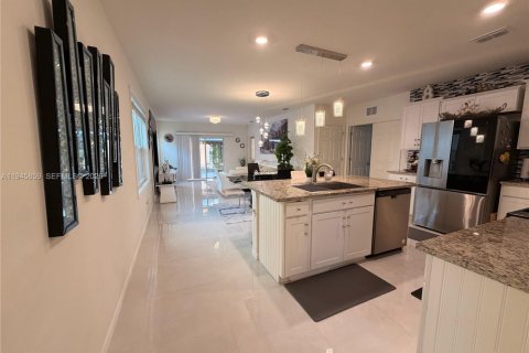 House in Port St. Lucie, Florida 3 bedrooms, 149.94 sq.m. № 2003192 - photo 15