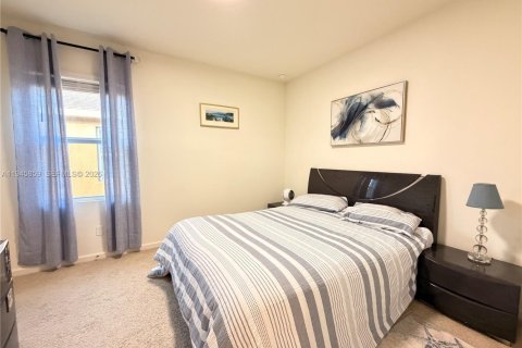 House in Port St. Lucie, Florida 3 bedrooms, 149.94 sq.m. № 2003192 - photo 26