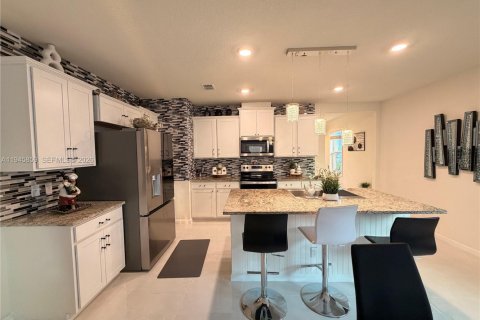 House in Port St. Lucie, Florida 3 bedrooms, 149.94 sq.m. № 2003192 - photo 7