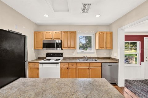 House in Ocala, Florida 2 bedrooms, 96.53 sq.m. № 2388107 - photo 6